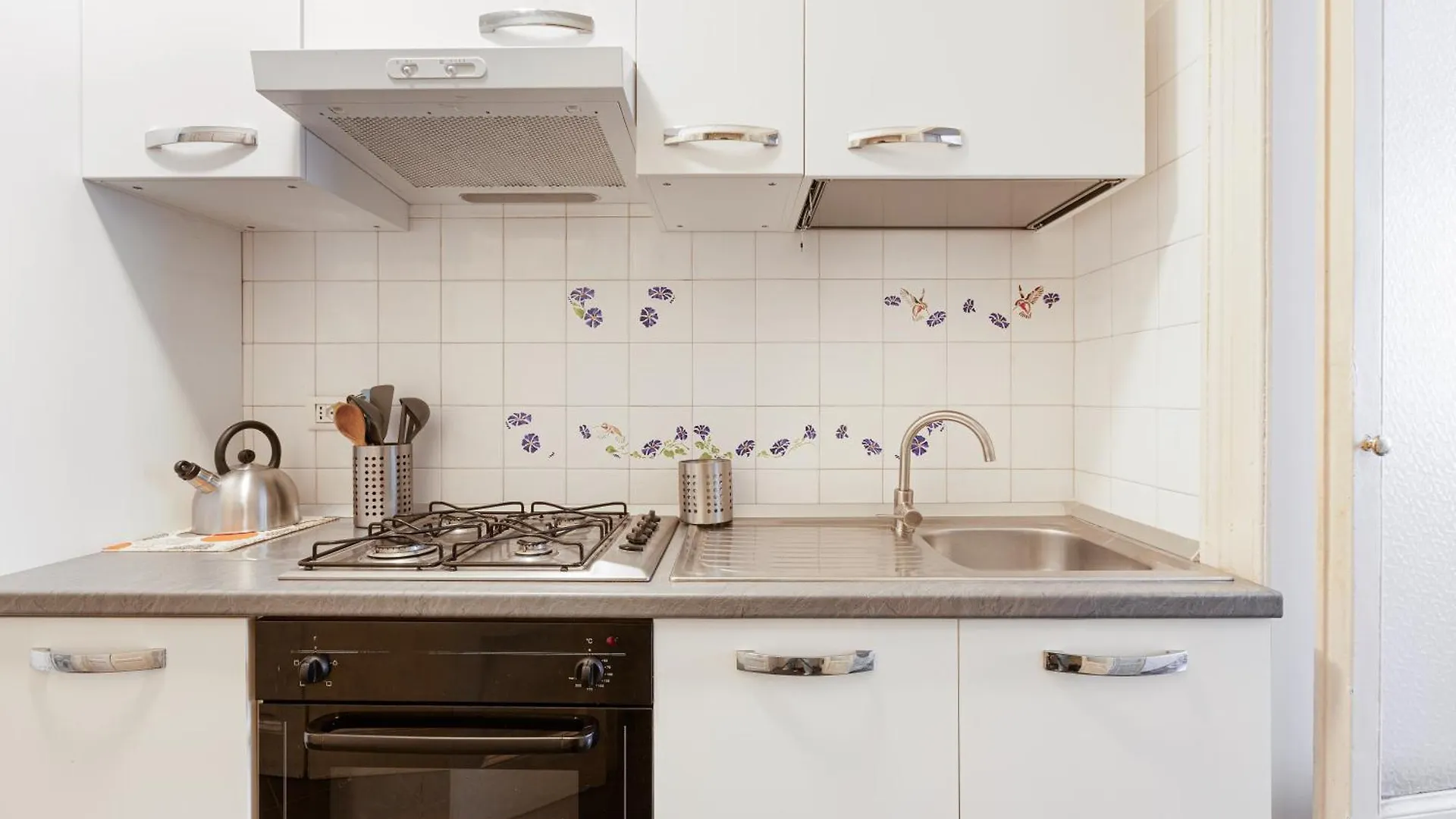 Appartamento Brenta M3 - Floral Studio Milano 0*,  Italia
